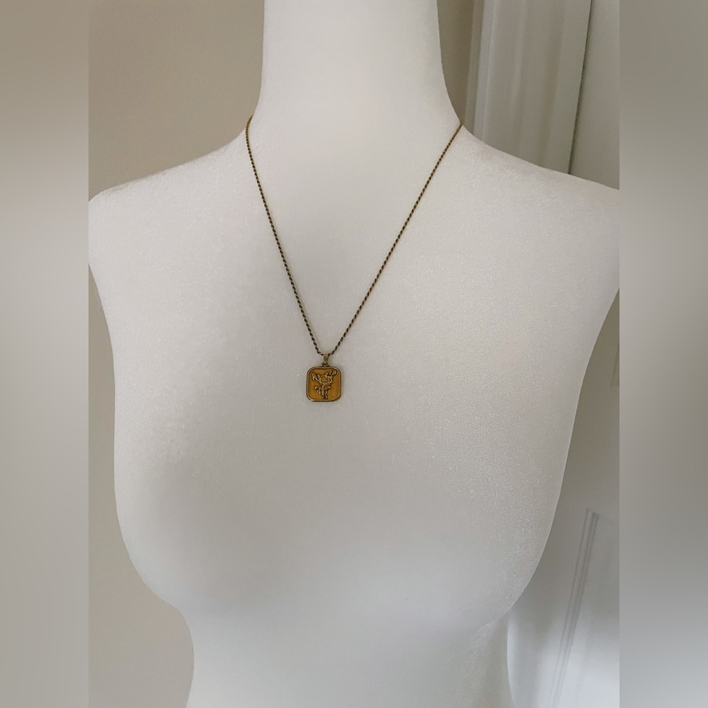 14k Gold Vermeil Nalin Studios Shiny Gold “Rose” Square Coin Medallion Necklace - Picture 7 of 10